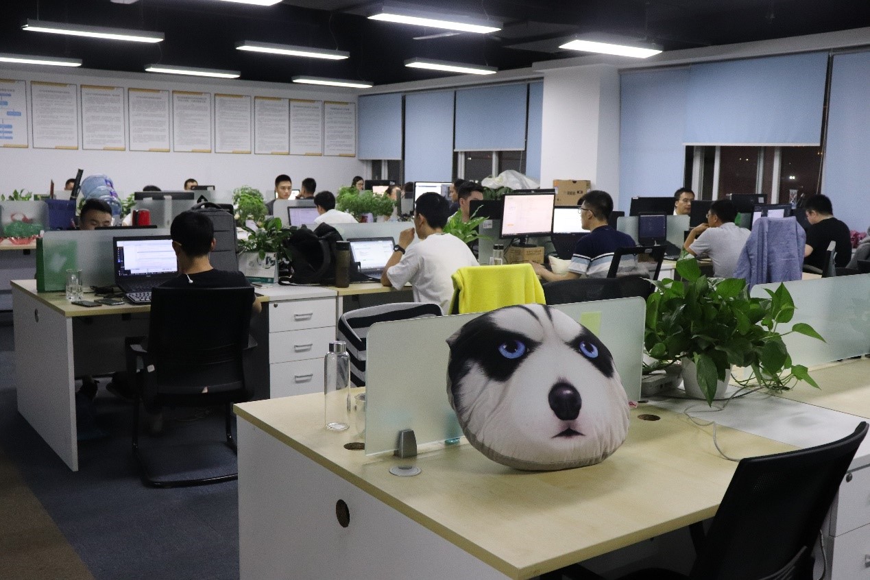 夜幕降一时，看得见的光