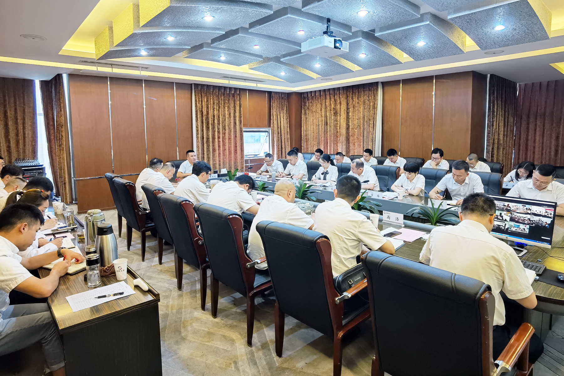 反躬自省，履践致远；实干笃行，砥砺奋进——2121非凡长运召开2022年半年工作总结会