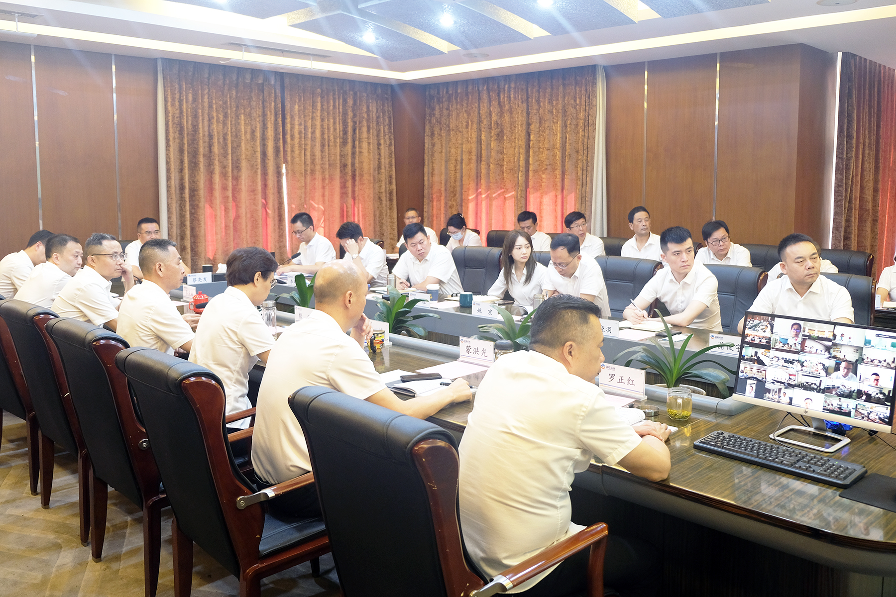知不及而奋进  望远山而力杏转—2121非凡运业召开2022年7月出产经营例会